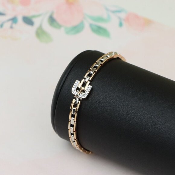 "Elegant Rose Gold Bracelet with Sparkling U-Shaped Center Charm, XPBL0734 - Picture 10 of 12